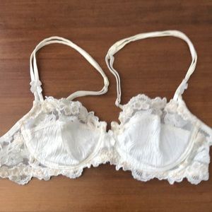 Lise Charmel 32B Bra France Couture Embroidery.